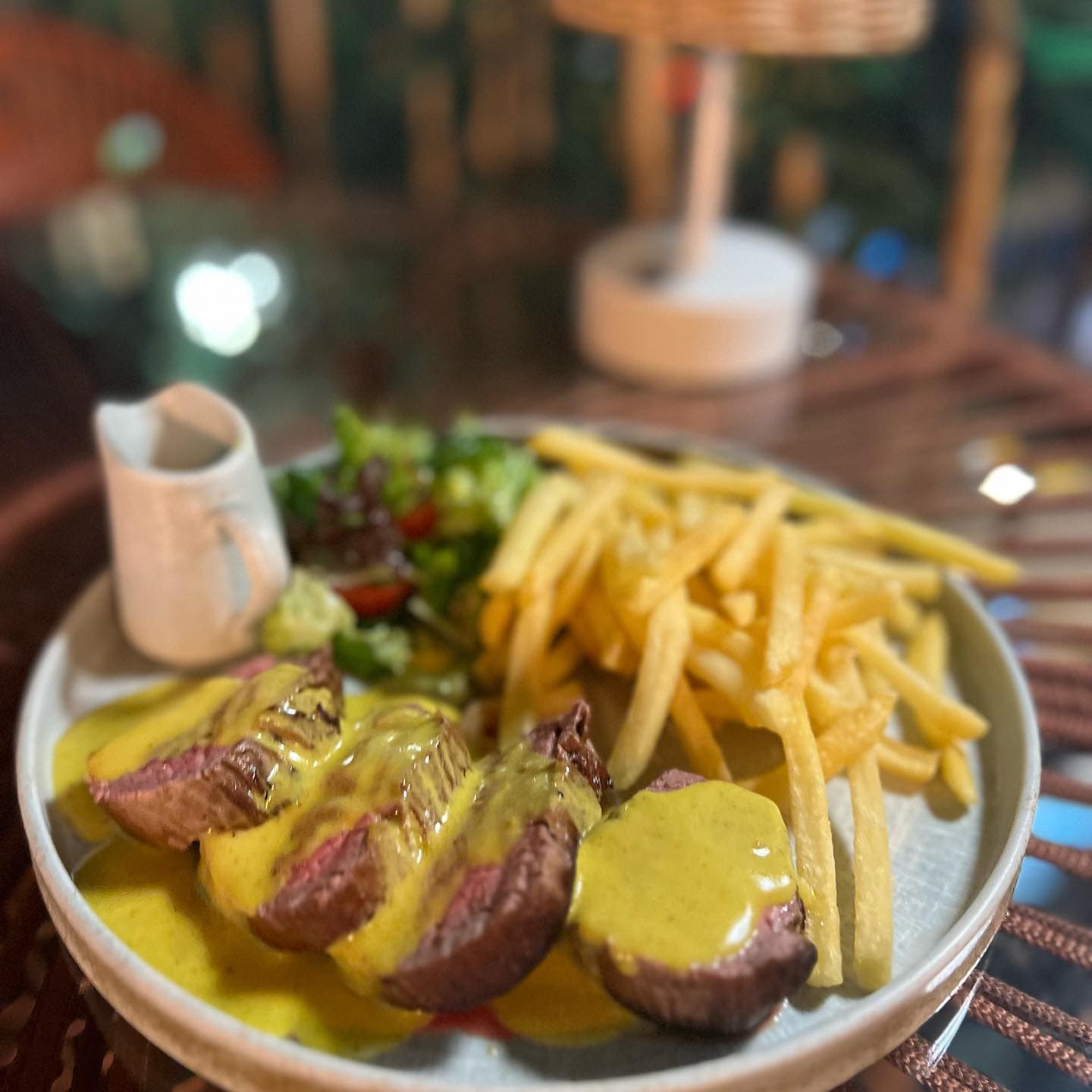 Fıstık soslu dana bonfile